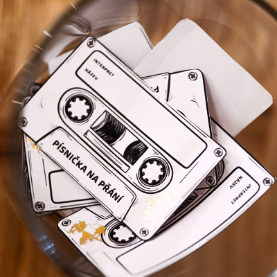 6/20    K&E l drobné tiskoviny, jako třeba kazetka s písničkou na přání