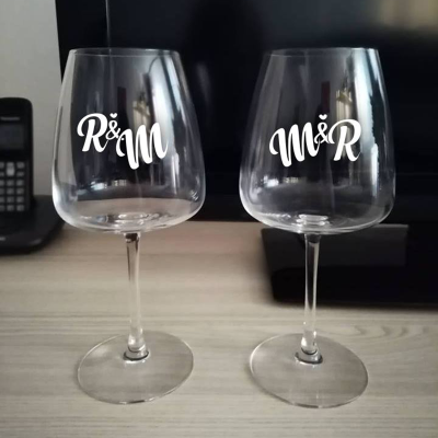 12/20    M&R l gravírování iniciálů na skleničky novomanželů